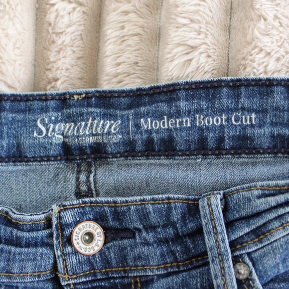 Signature by Levi Strauss Modern Boot Cut Jeans Size 12S - Picture 5 of 7